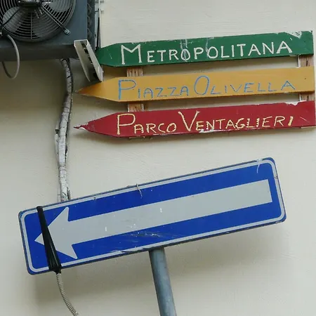 Centro Storico - Fermata Montesanto 4* Napels